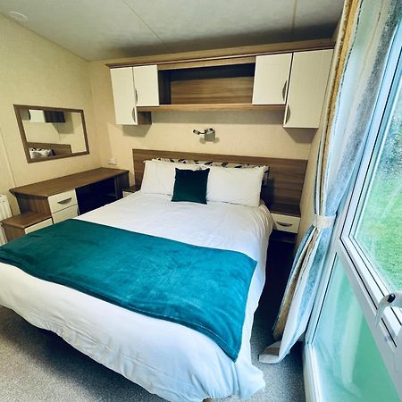 2 Bedroom Caravan Lg13, Shanklin, Isle Of Wight Eksteriør bilde